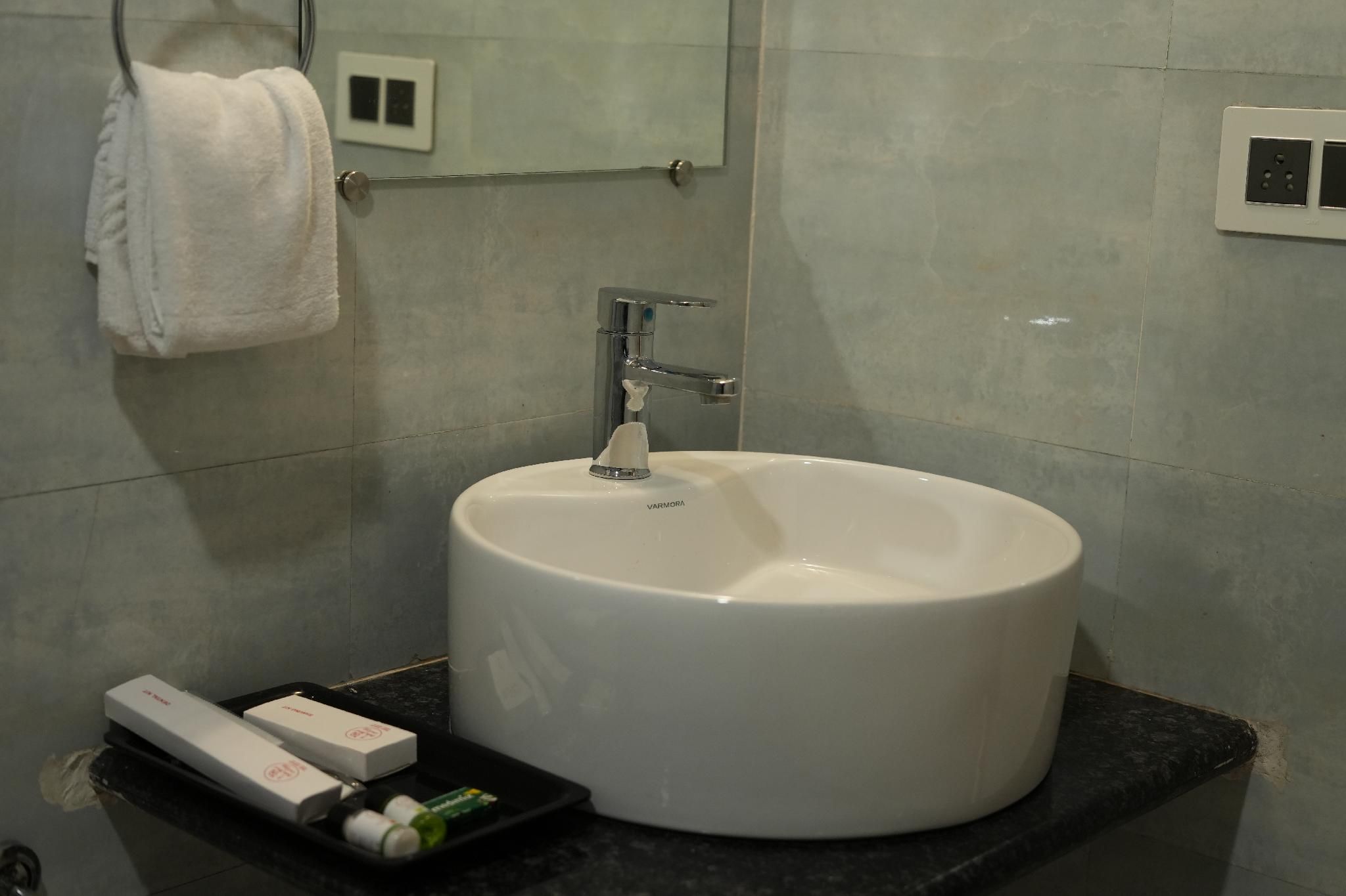 Hotel Bodhi Retreat  Deluxe Twin Room 4