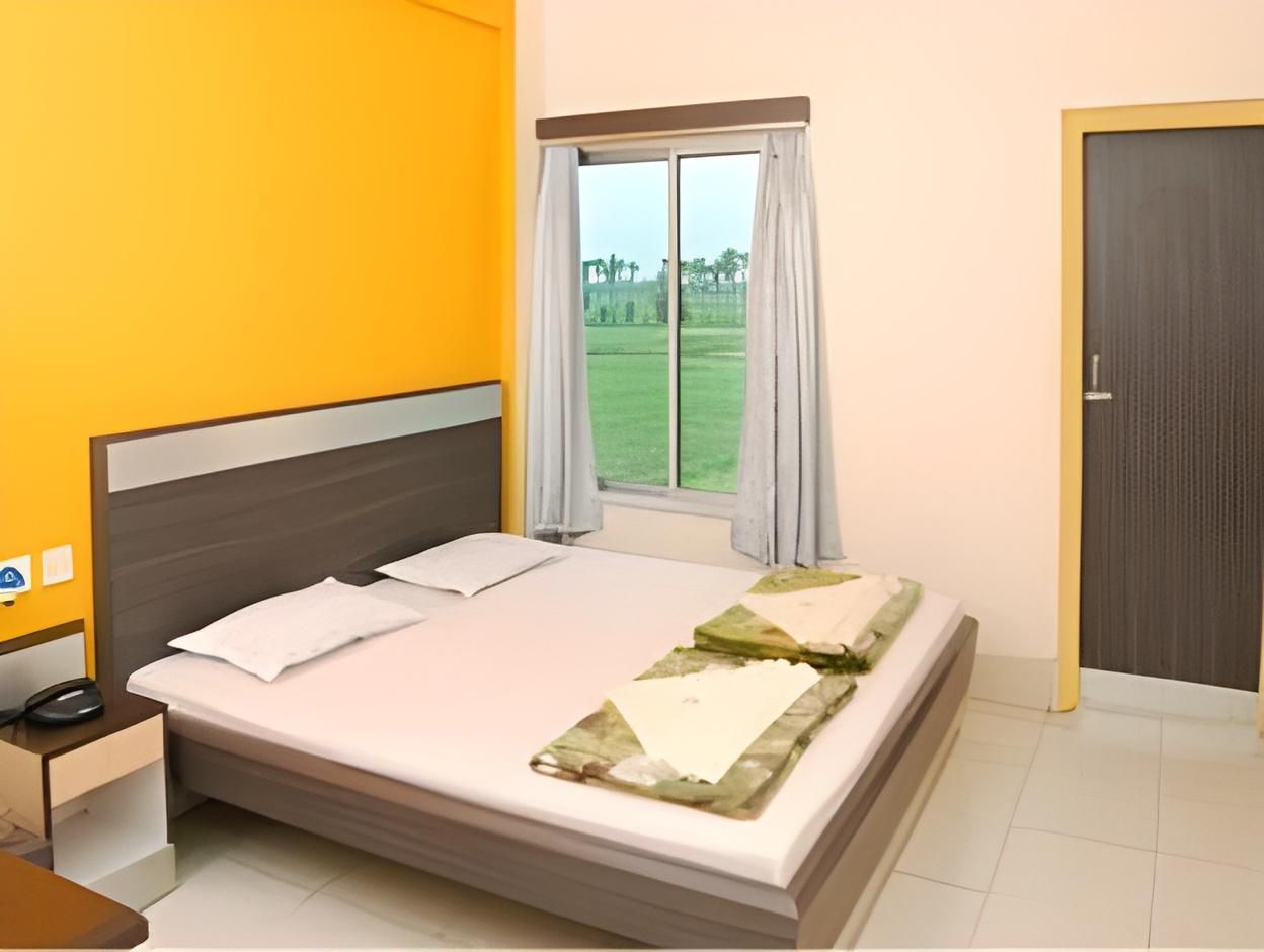 Deluxe Non- Air Conditioning Room