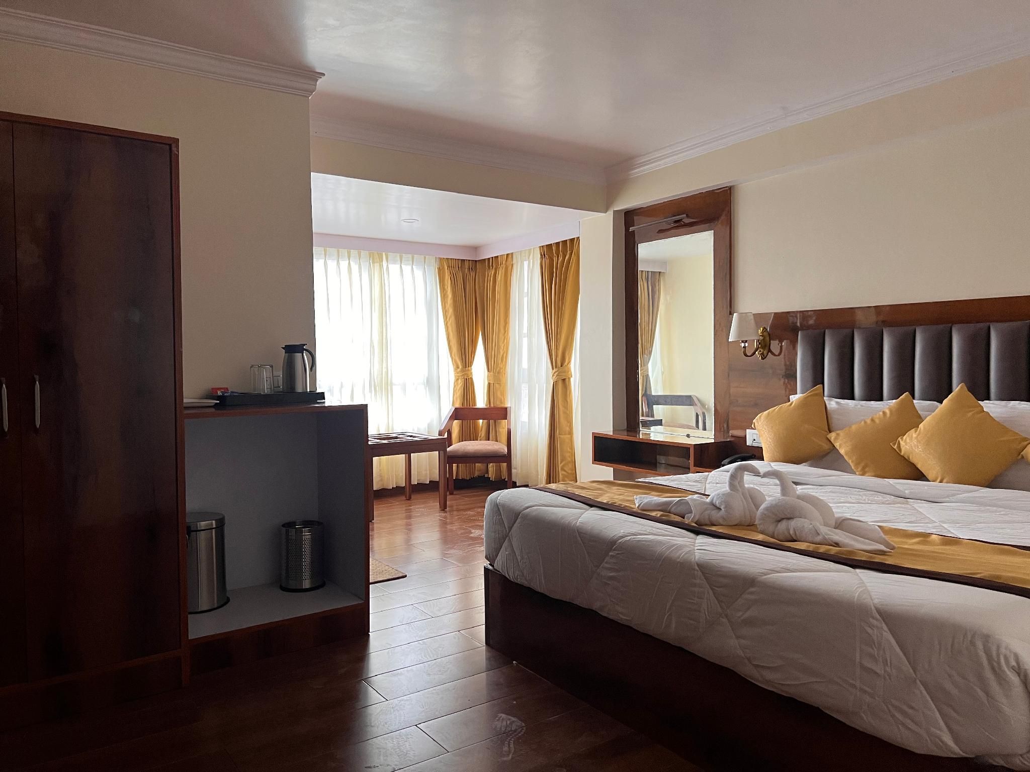 Hotel Raj Ville Double Room