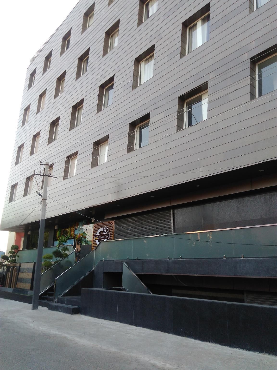 Hotel Bravia Vaishali - By Satguru