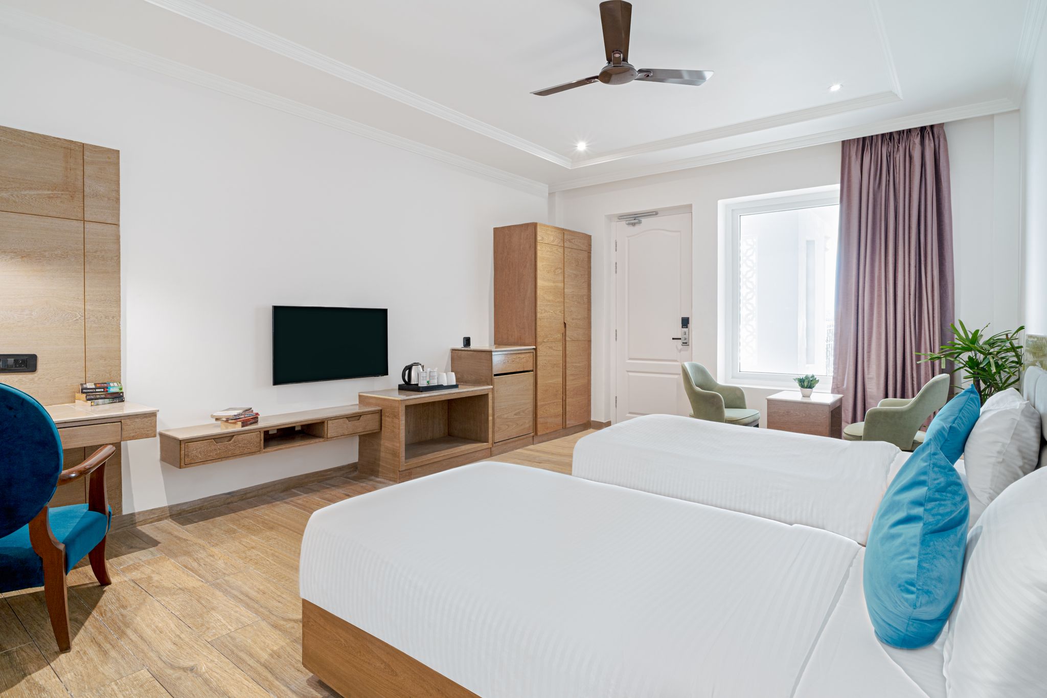 VISTA ROOM