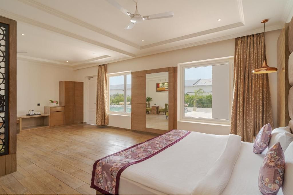 PACIFIC SUITE ROOM