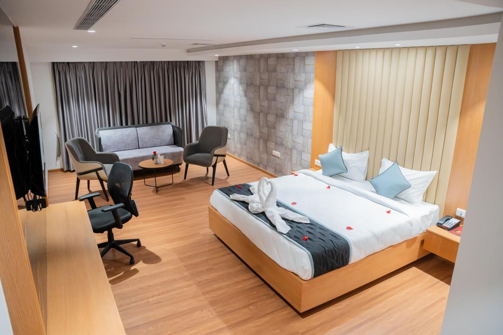 Deluxe Suite
