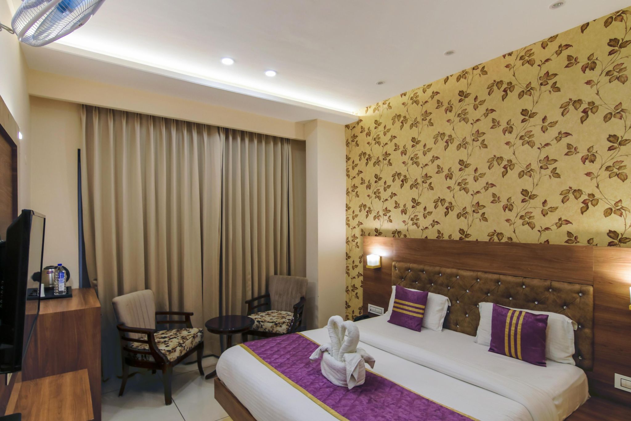 Hotel Florida - Manali Highway @ 9 mins drive from Chandigarh University ELITE ROOM 4