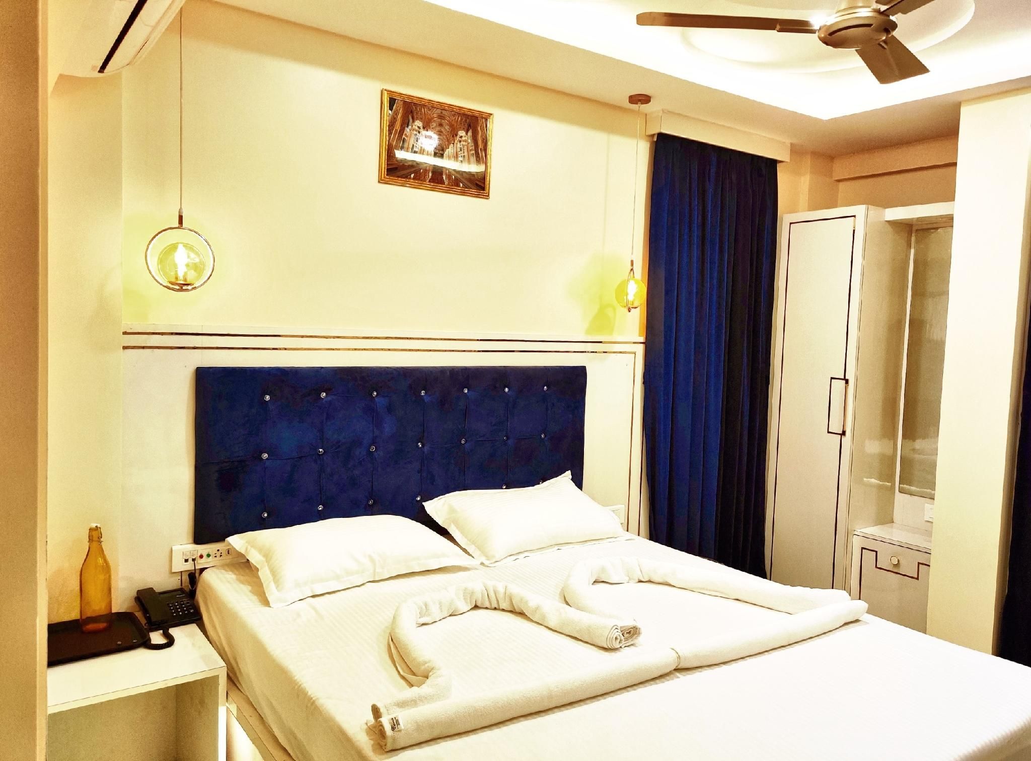 Superior Balcony Room