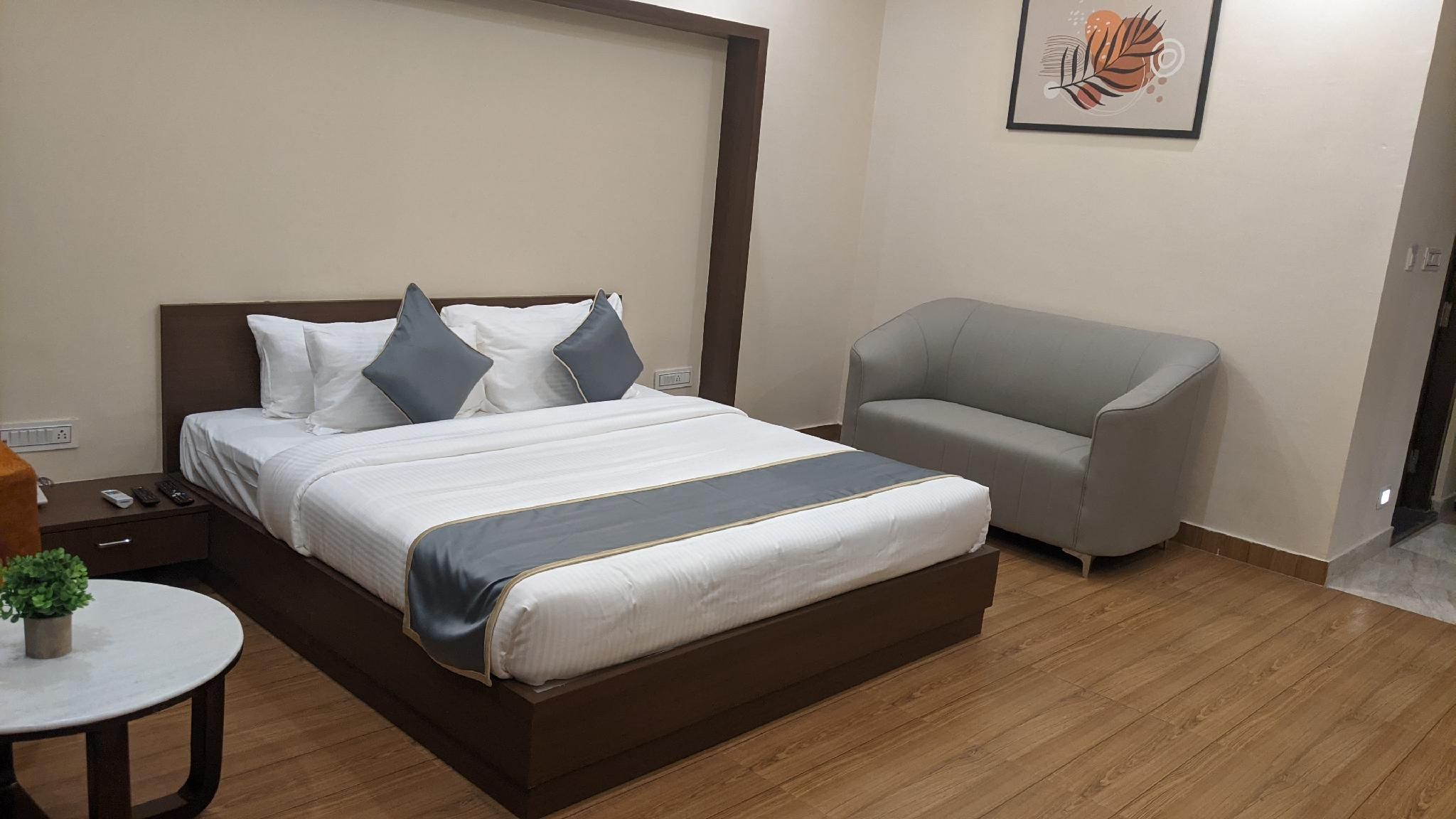 Deluxe Balcony Room