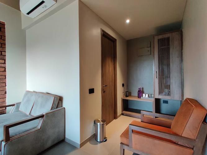 Premium Room with Balcony and Bathtub - Ground Floor