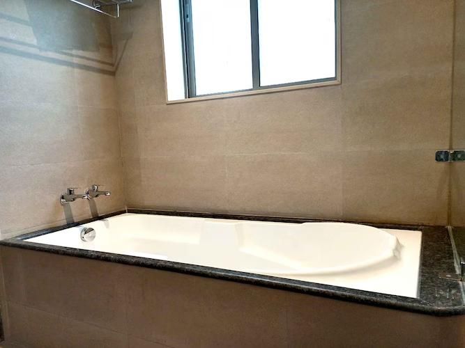 Premium Room with Balcony and Bathtub - Ground Floor