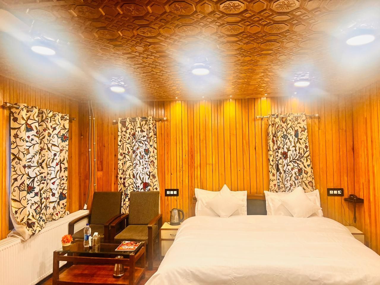 Pine View Resort - Gulmarg Deluxe - Room Only (Free Wifi) 2