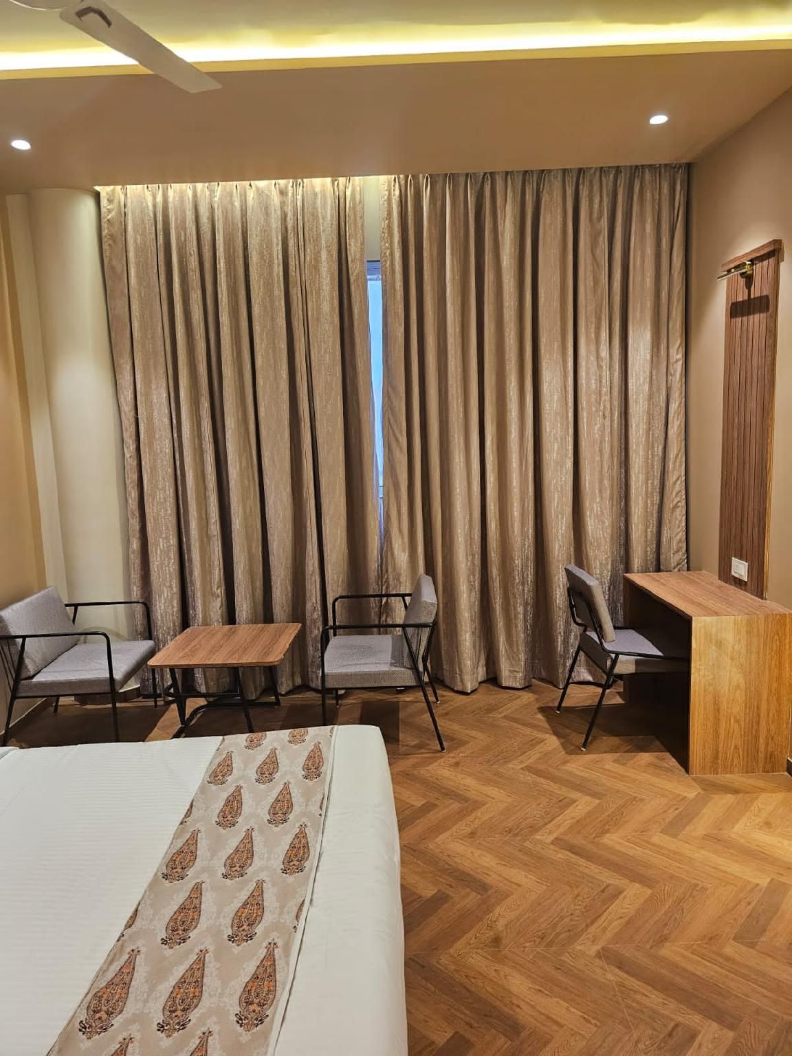 Single Deluxe Room
