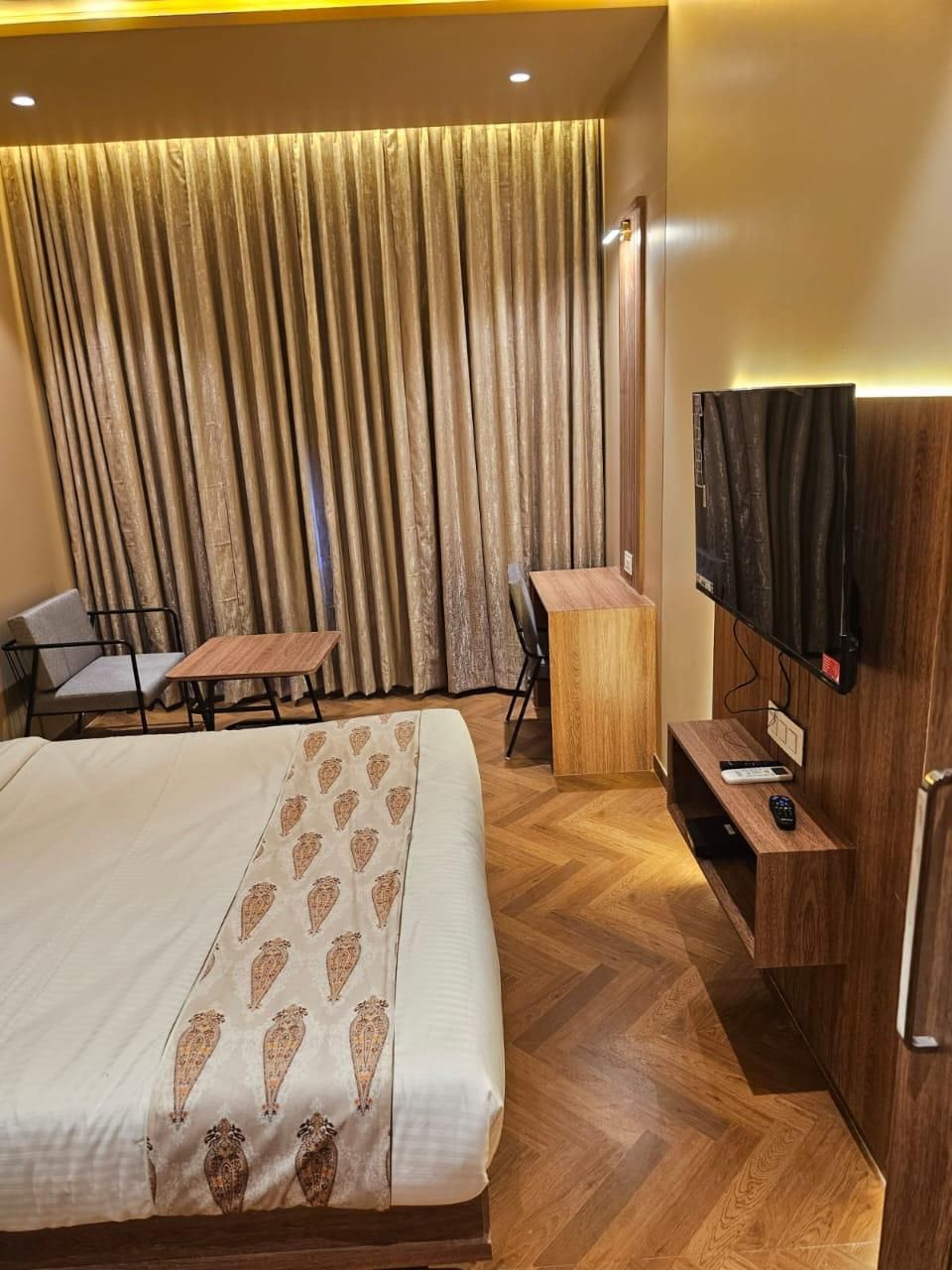 Deluxe Suite