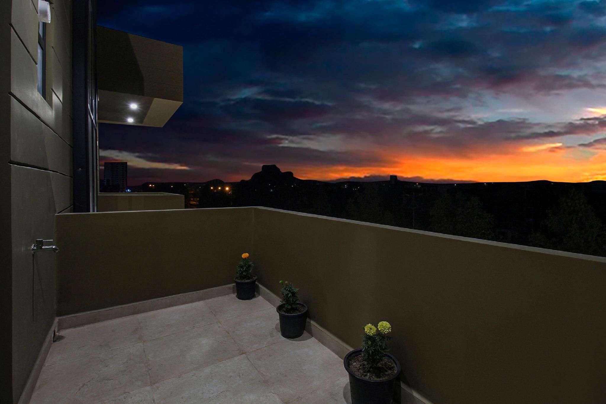 Townhouse Oak Hotel The Golf Deluxe Room 5