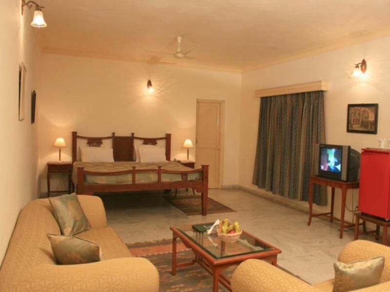 Polo Heritage Hotel Deluxe Room 4