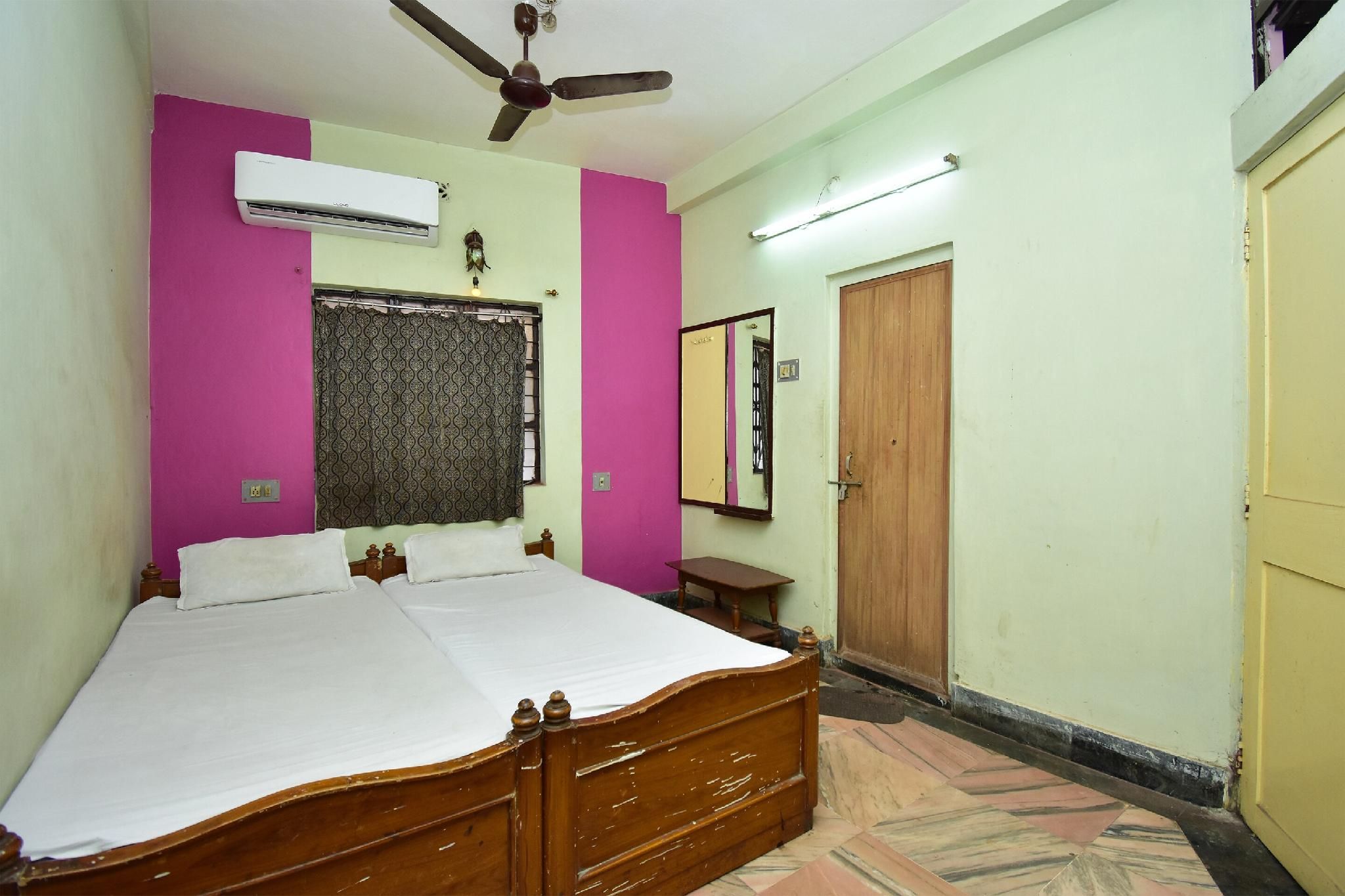 12e9eb6b024947e3bda37fd4d764c2a0