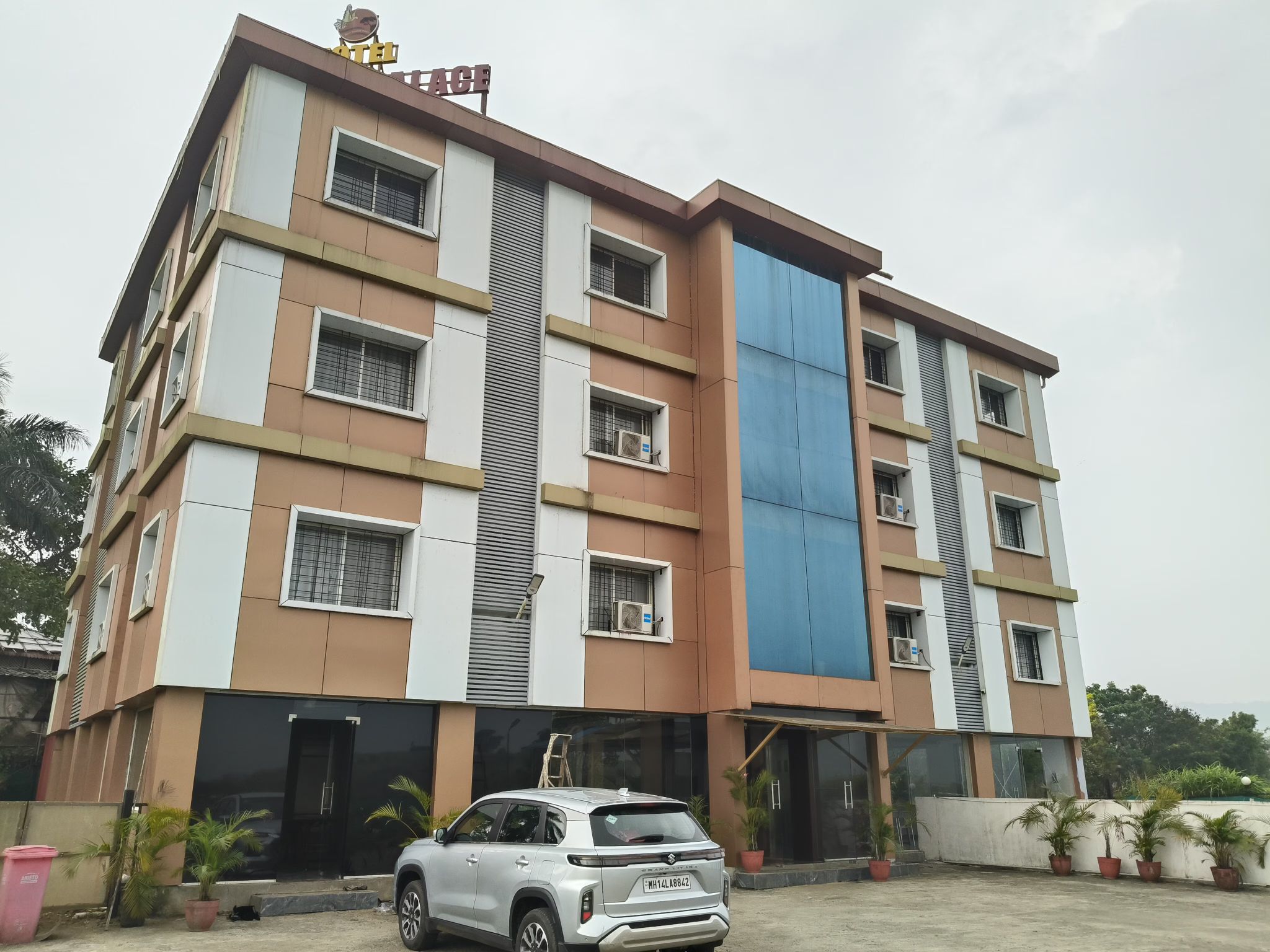 Hotel Sandesh palace