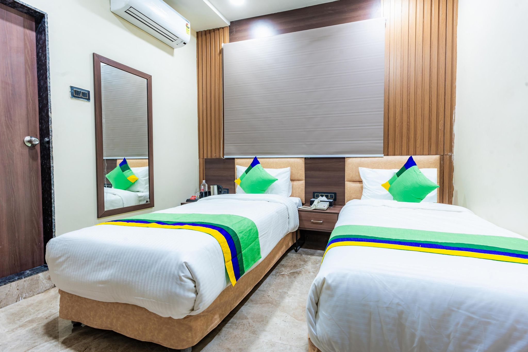 Treebo City Center Standard Double Room 9