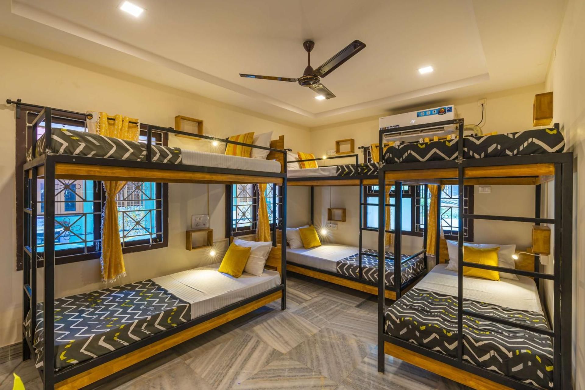 1 Person in 6-Bed Deluxe Dormitory - Mixed