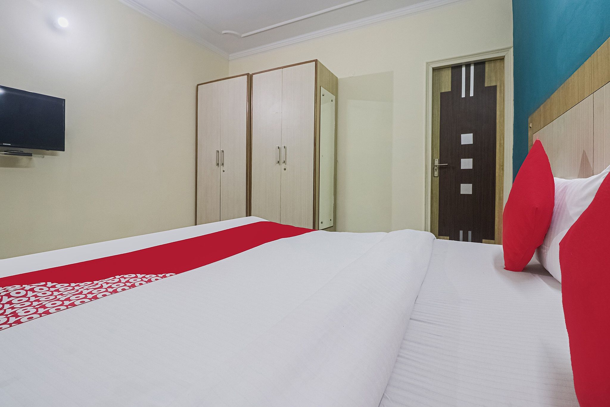 Capital O by OYO Crown Inn Near Appu Ghar Classic 7