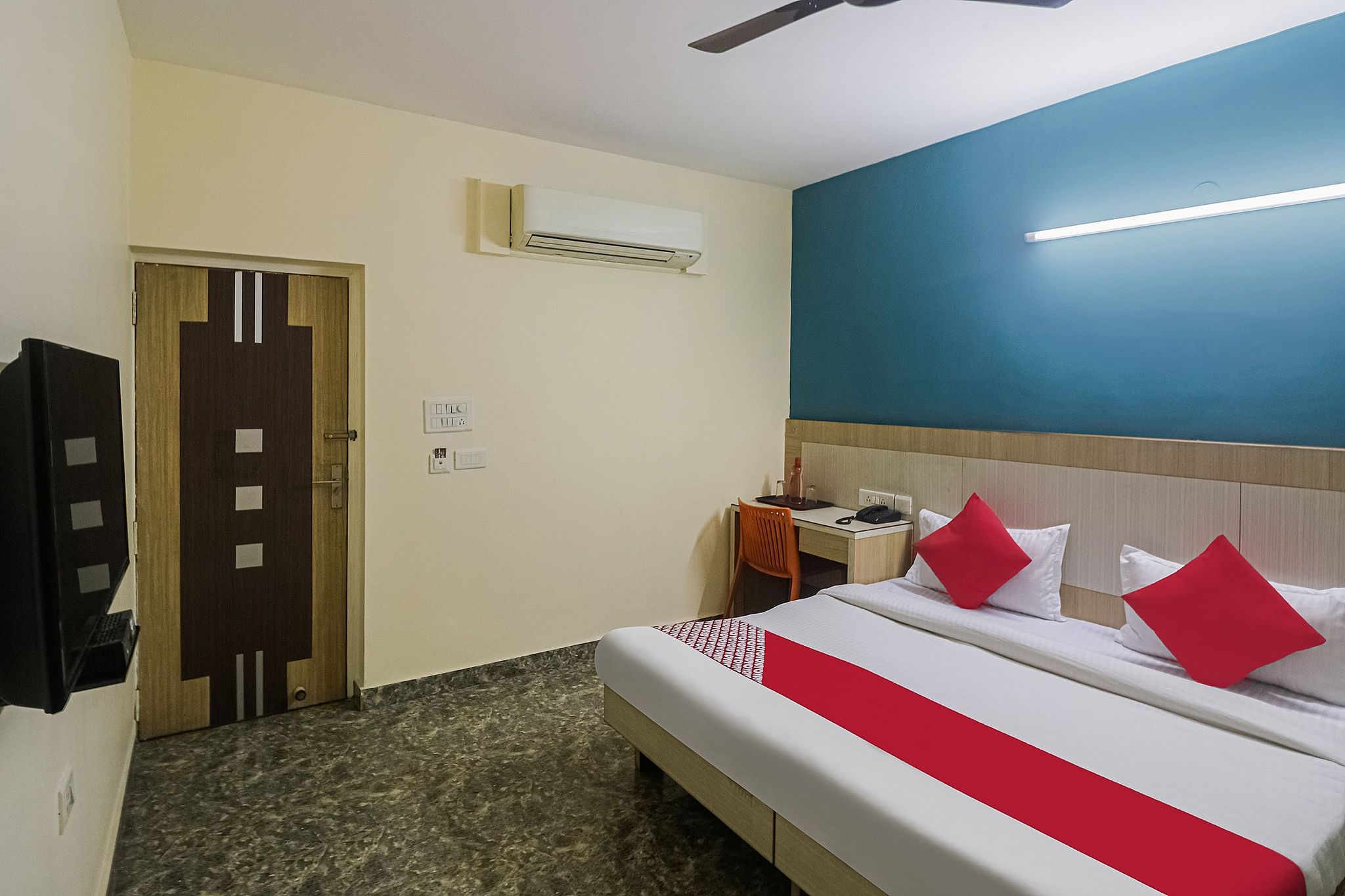 Capital O by OYO Crown Inn Near Appu Ghar Classic 15