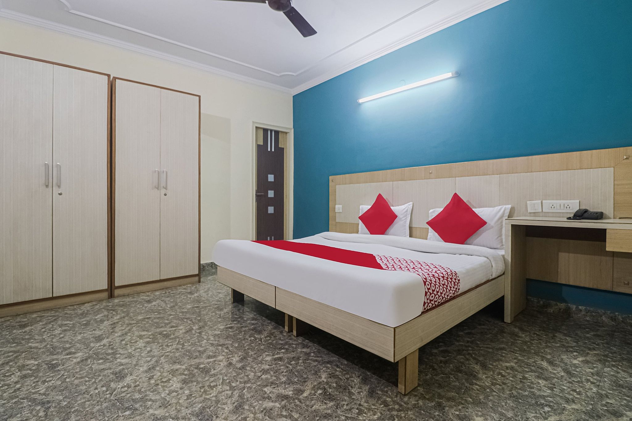 Capital O by OYO Crown Inn Near Appu Ghar Classic 12