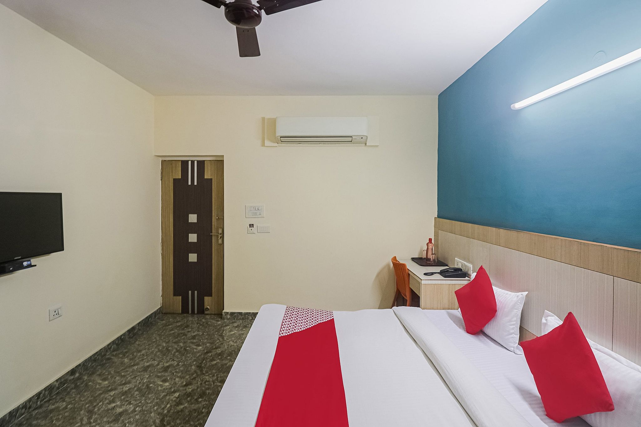 Capital O by OYO Crown Inn Near Appu Ghar Classic 13