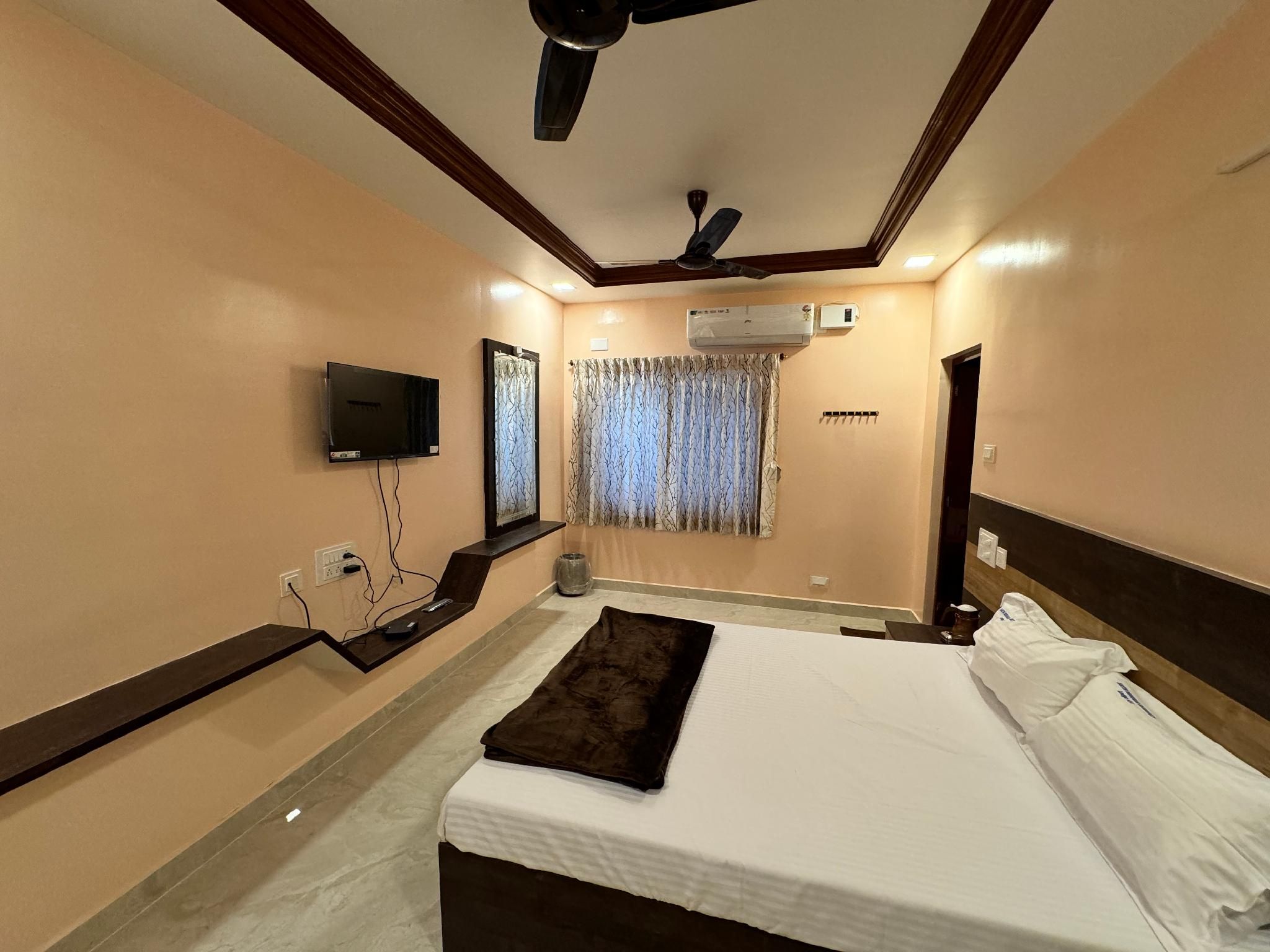 Sakthimurugan residency Four Non AC