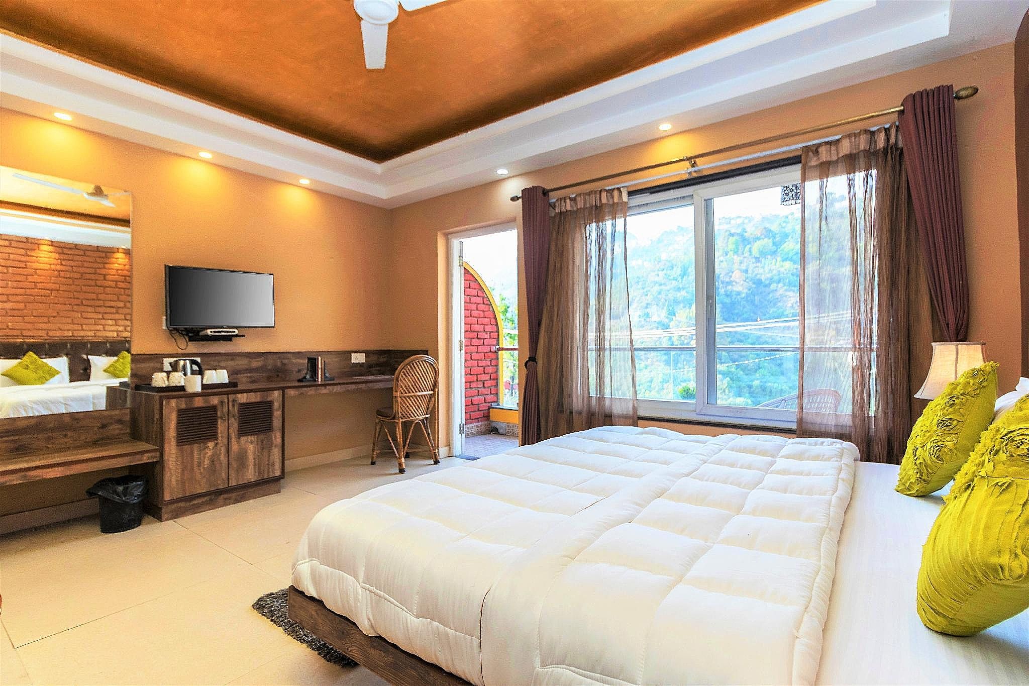Deluxe Room with Balcony