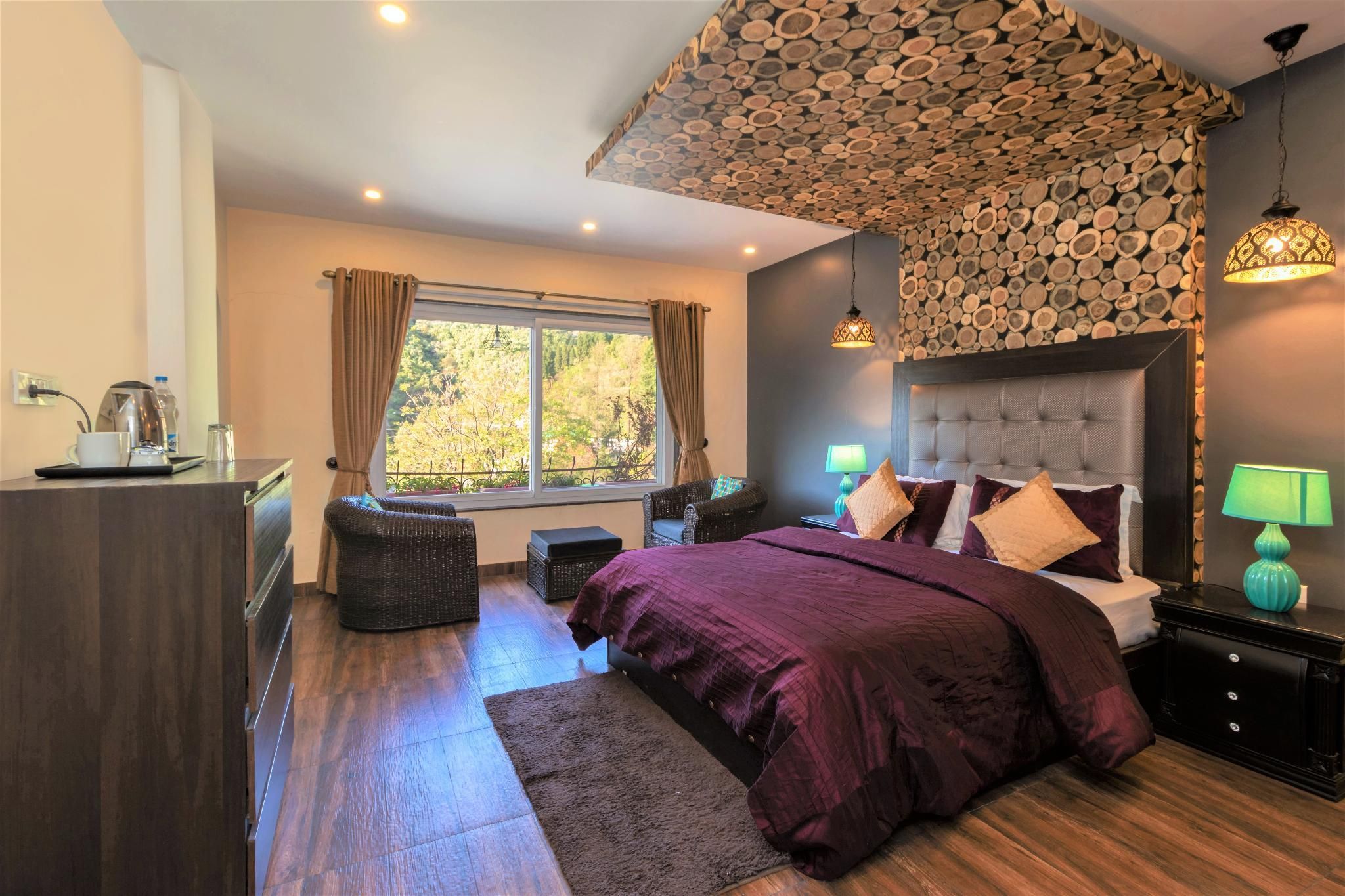 DELUXE PLUS KING BED WITH BALCONY
