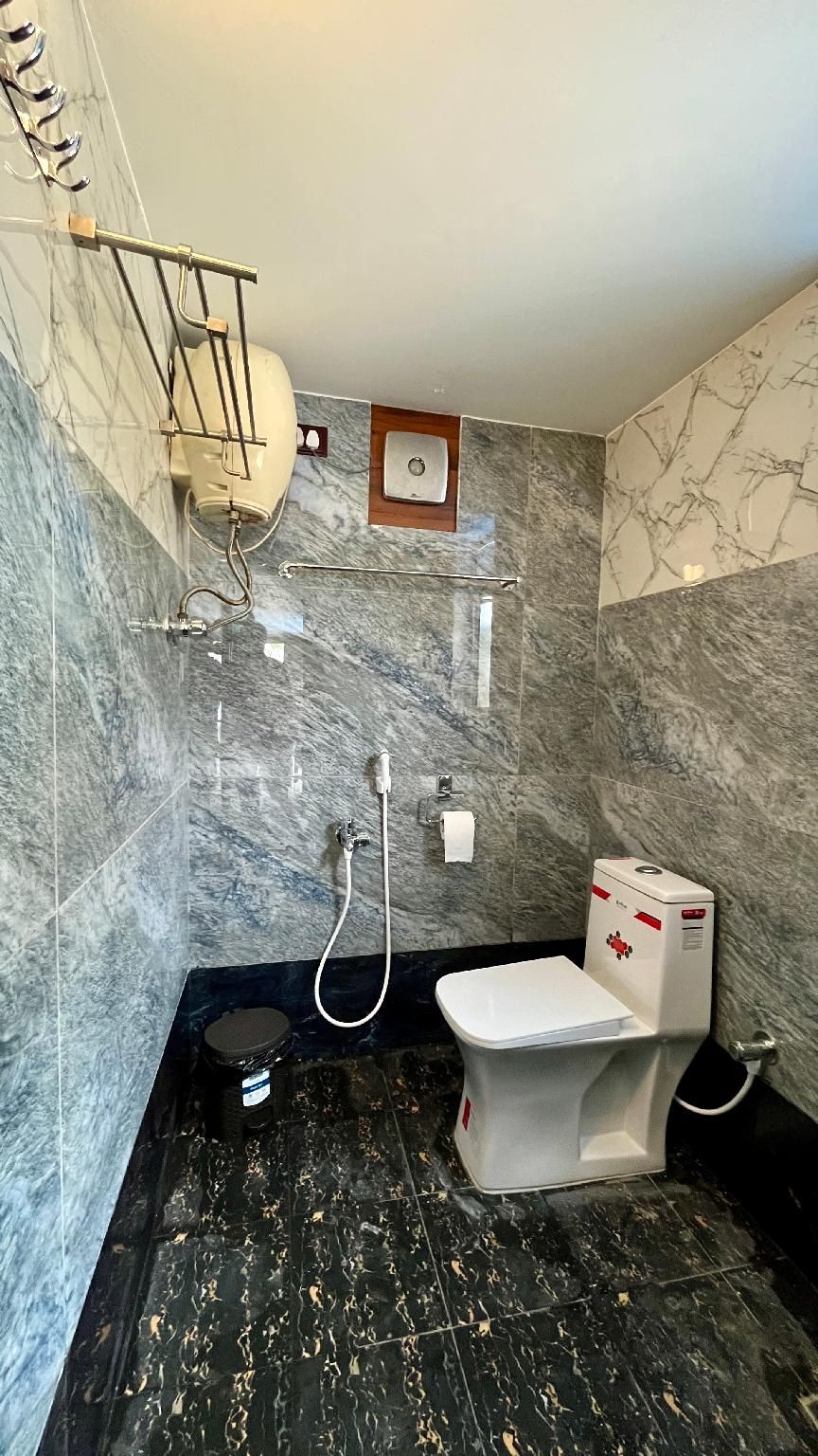 Premium Deluxe Pool Corner King Room