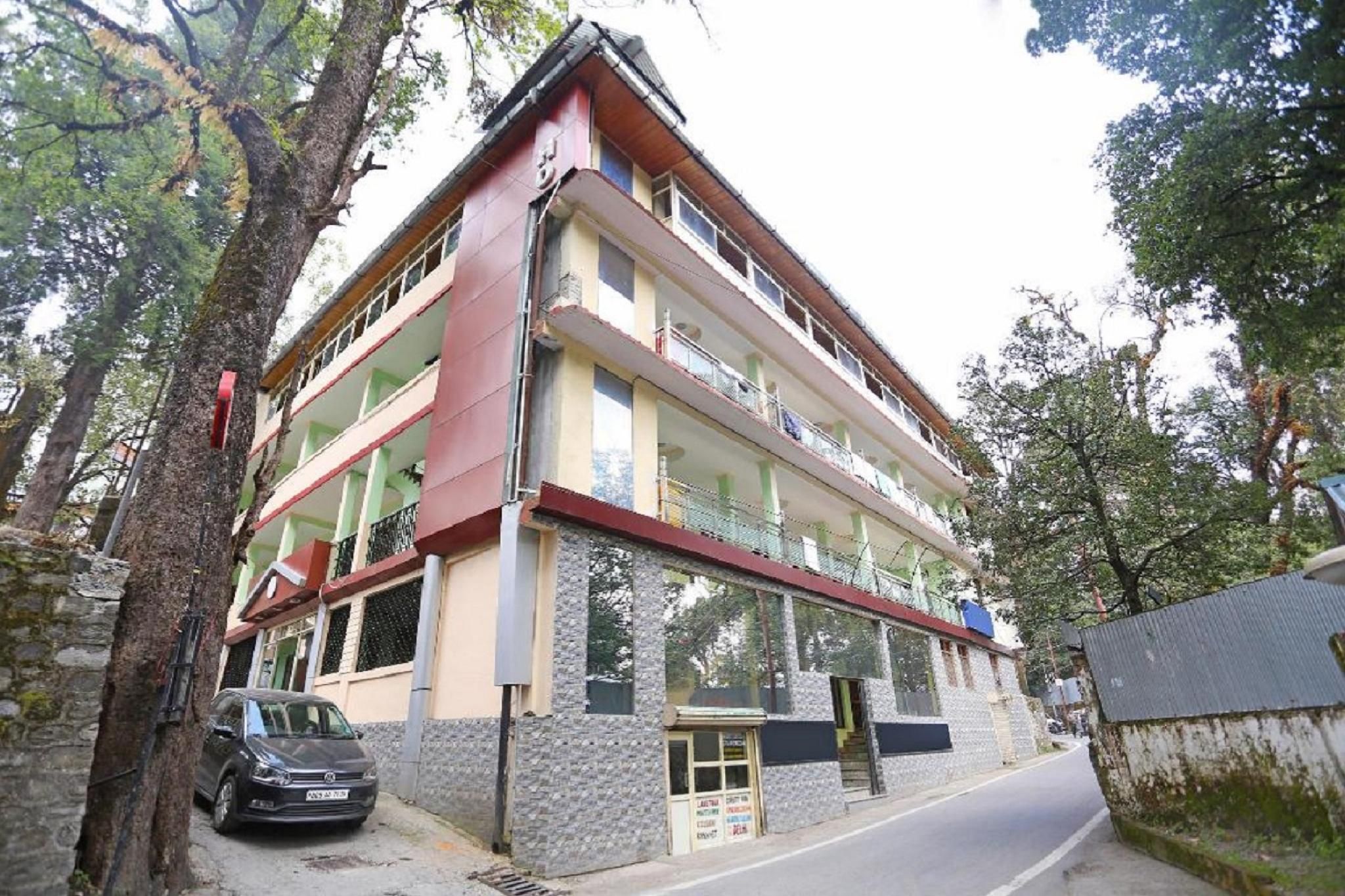 Goroomgo Moon Nainital