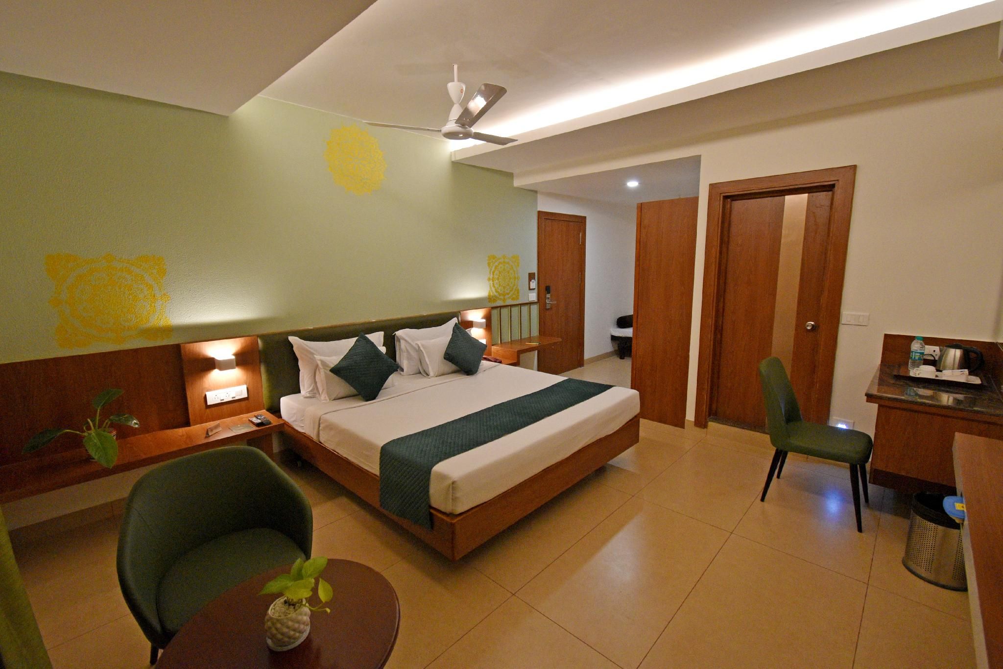Super Deluxe Family Room