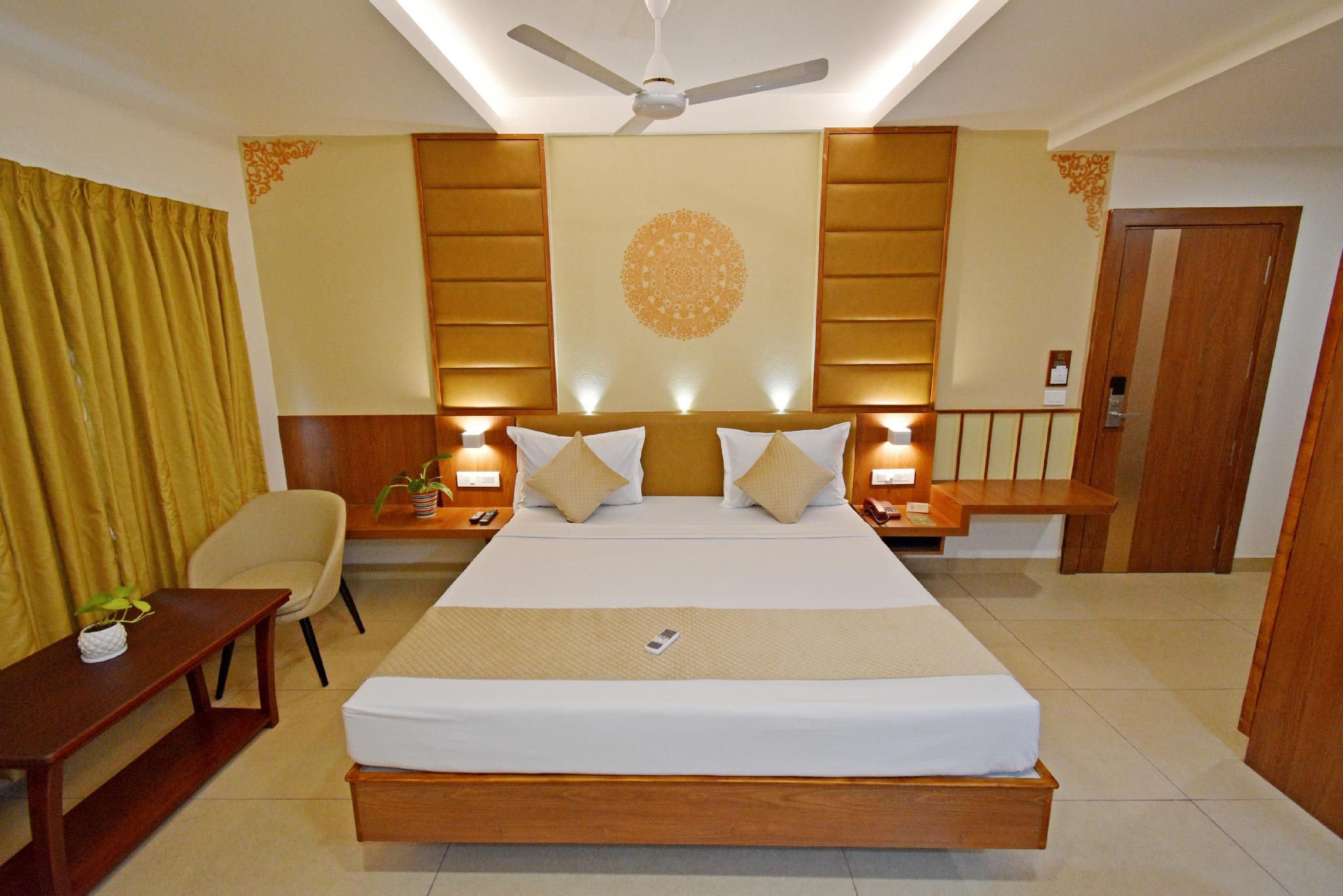Super Deluxe Family Room
