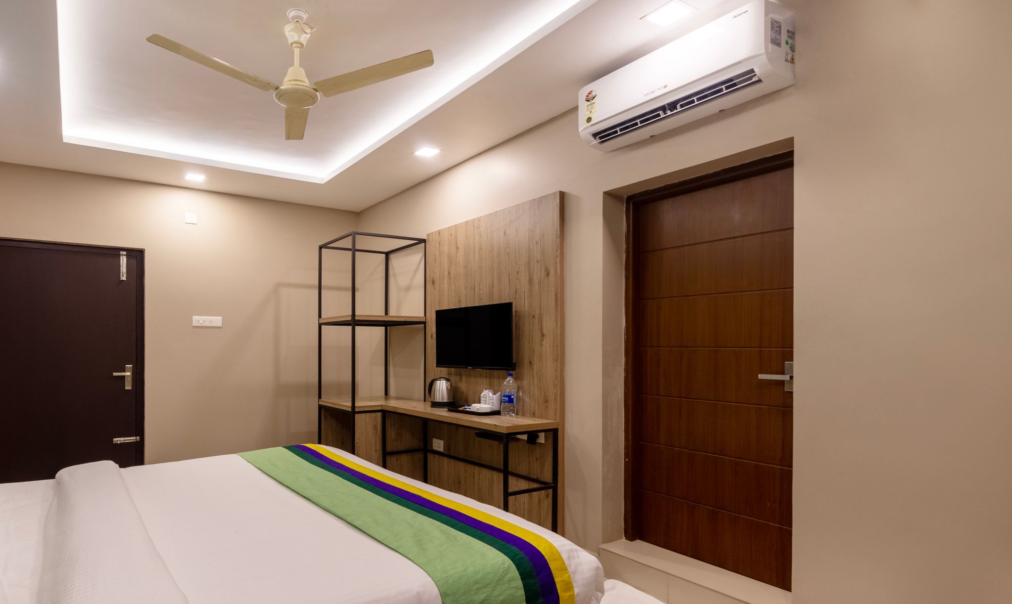 Treebo Sreepathi Prayag,Guruvayur Temple Standard Double Room 4