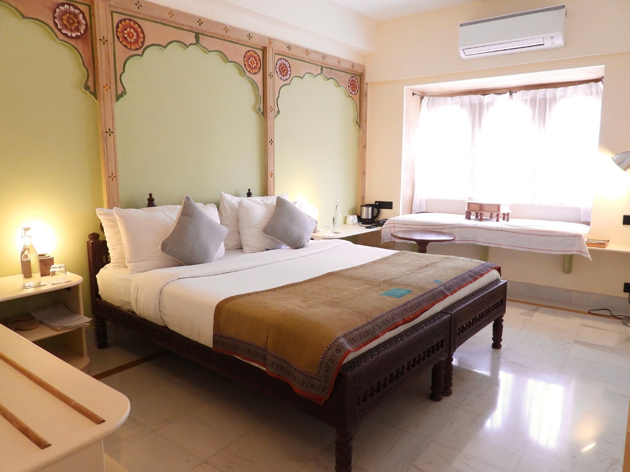 Superior Room with 1 Double Bed