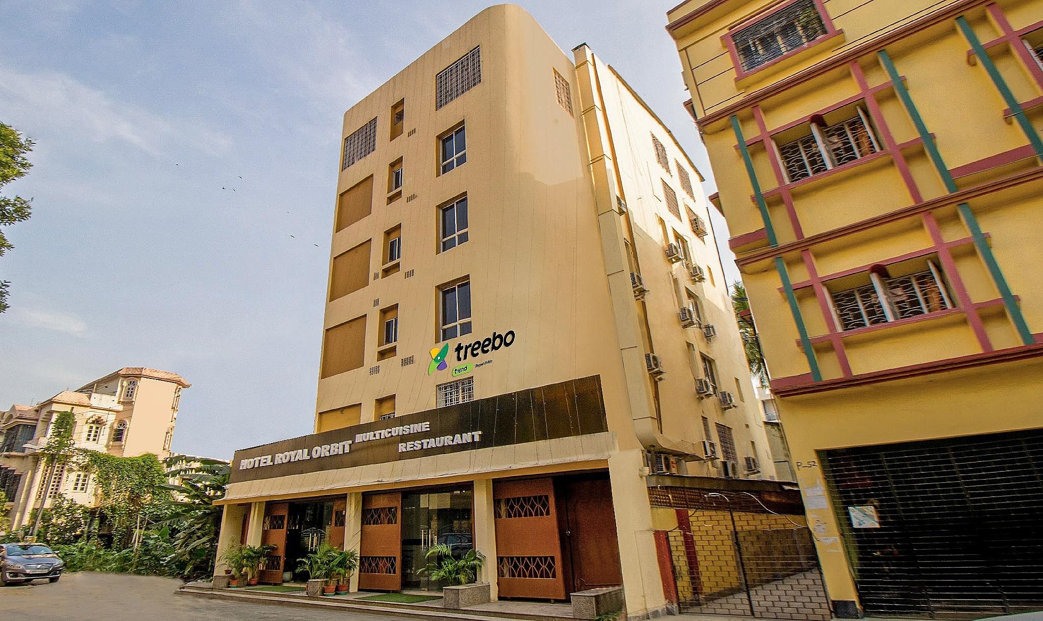 Treebo Royal Orbit, Metropoliton