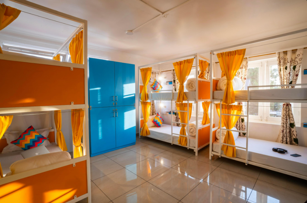 Bed in 6 Bed Mixed Dormitory AC Room with Ensuite Bathroom