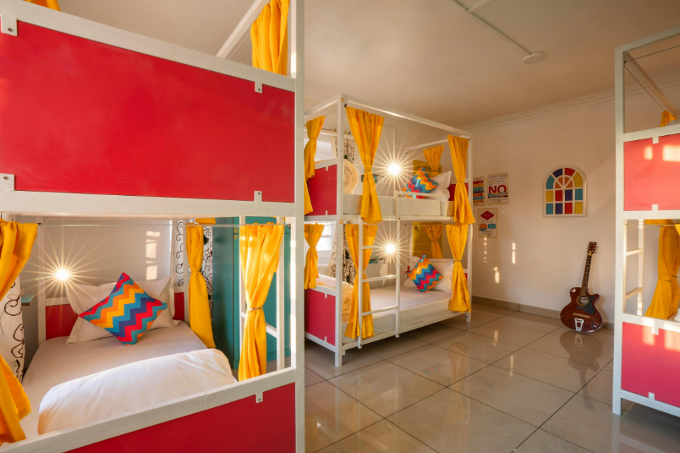 Bed in 6 Bed Mixed Dormitory AC Room with Ensuite Bathroom