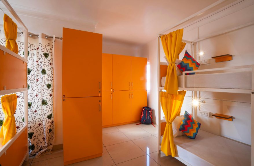 Bed in 8 Bed Mixed Dormitory AC Room with Ensuite Bathroom