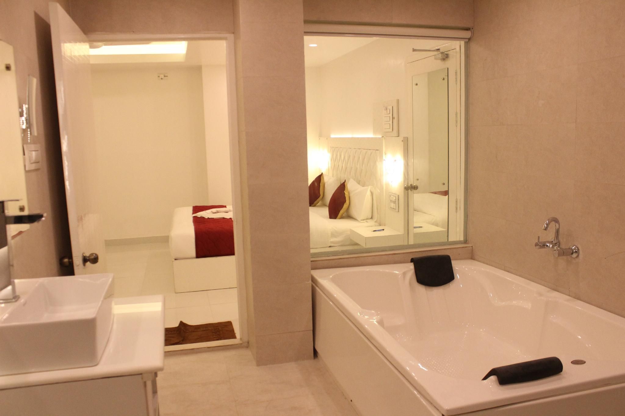 Superior Jacuzzi