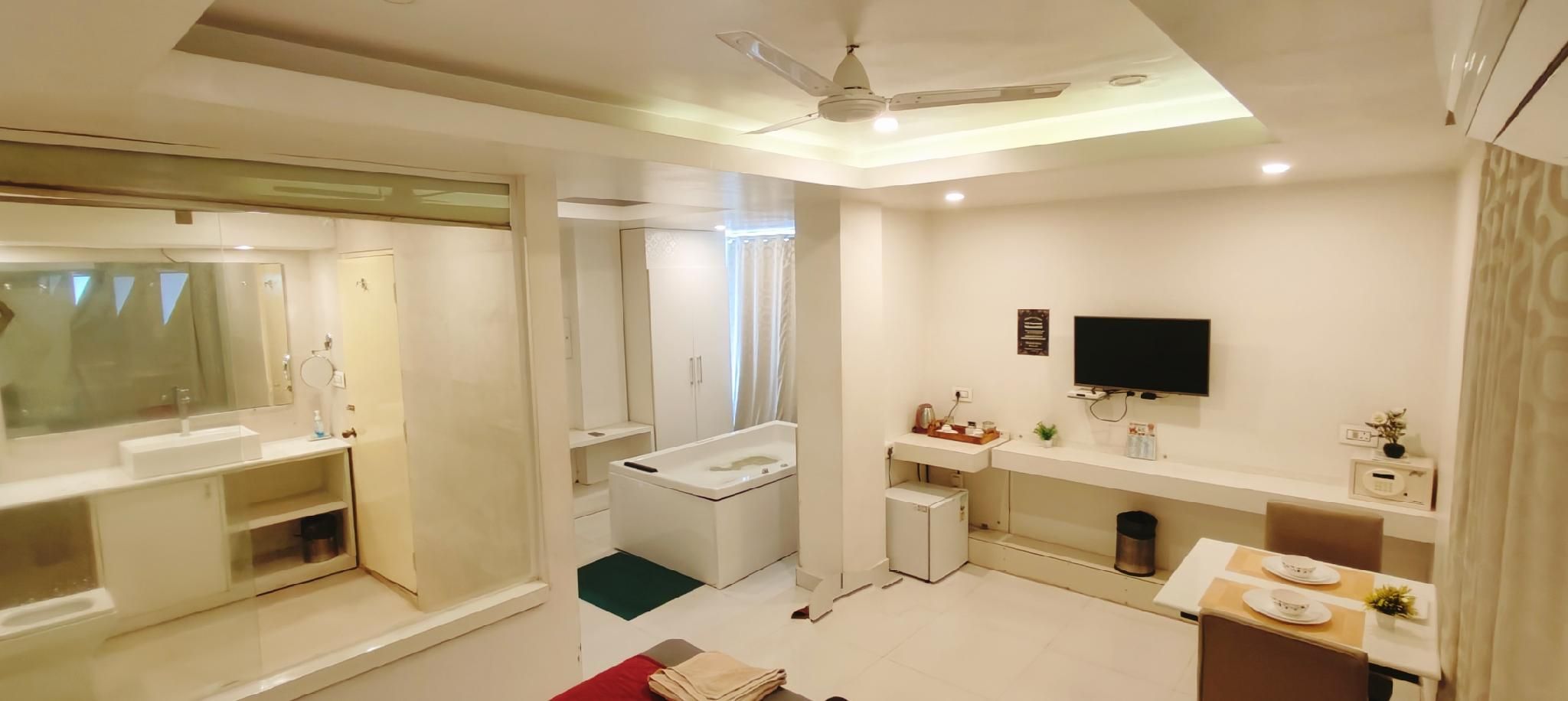 Jacuzzi Suite