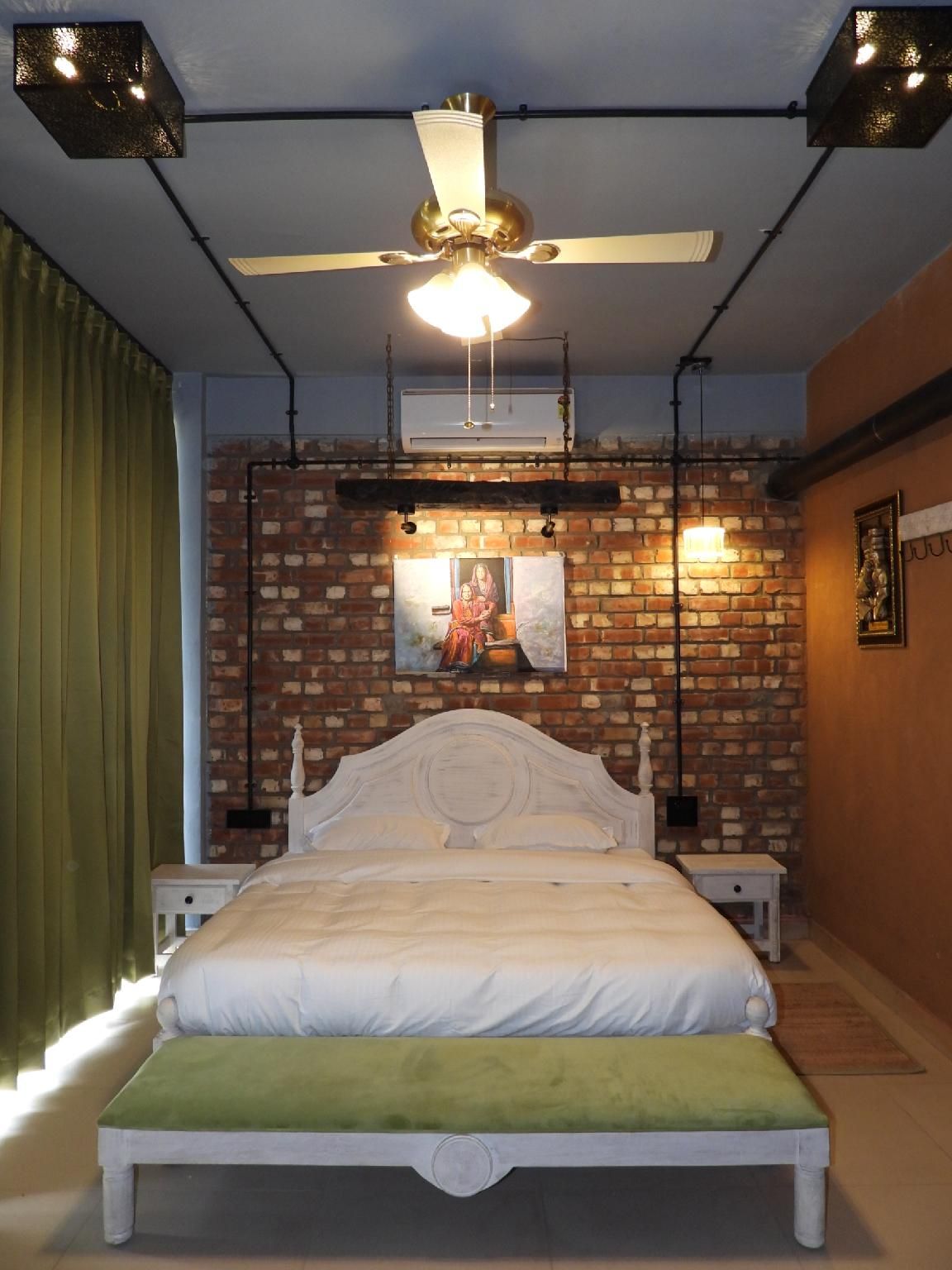 Studio Room
