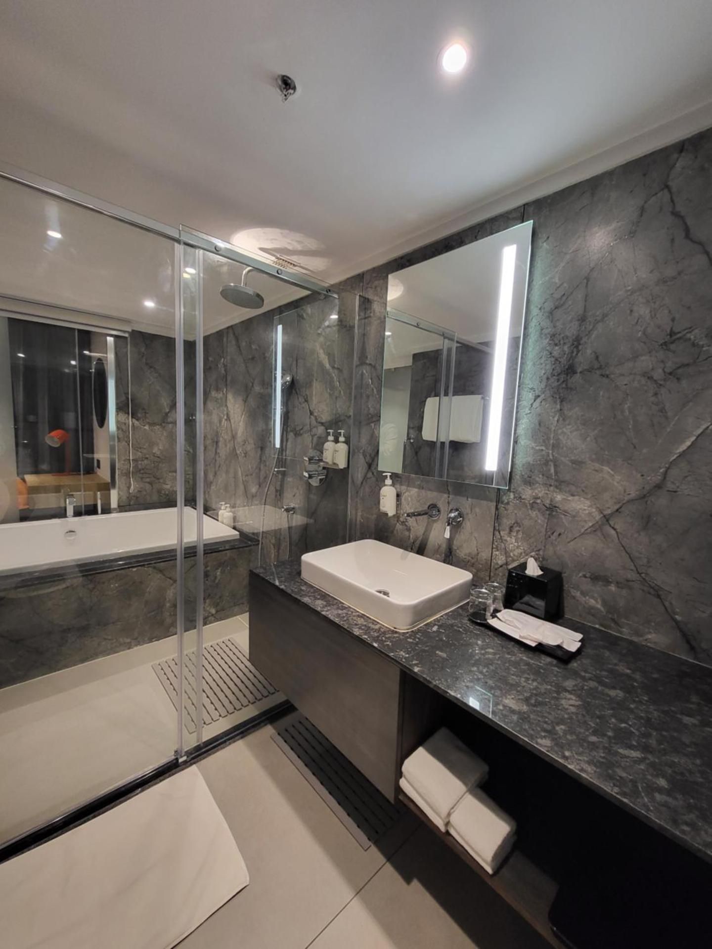 1 King Suite Dining Kitchenette