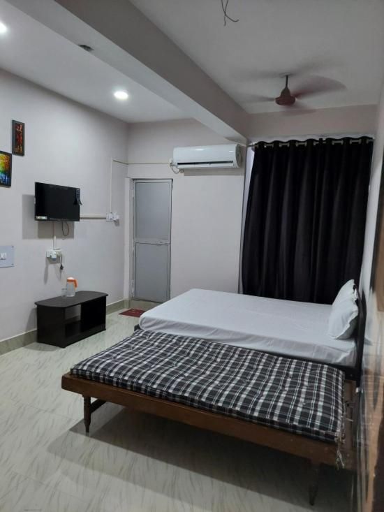 RAISON HOTEL Standard (Non AC Room) 3