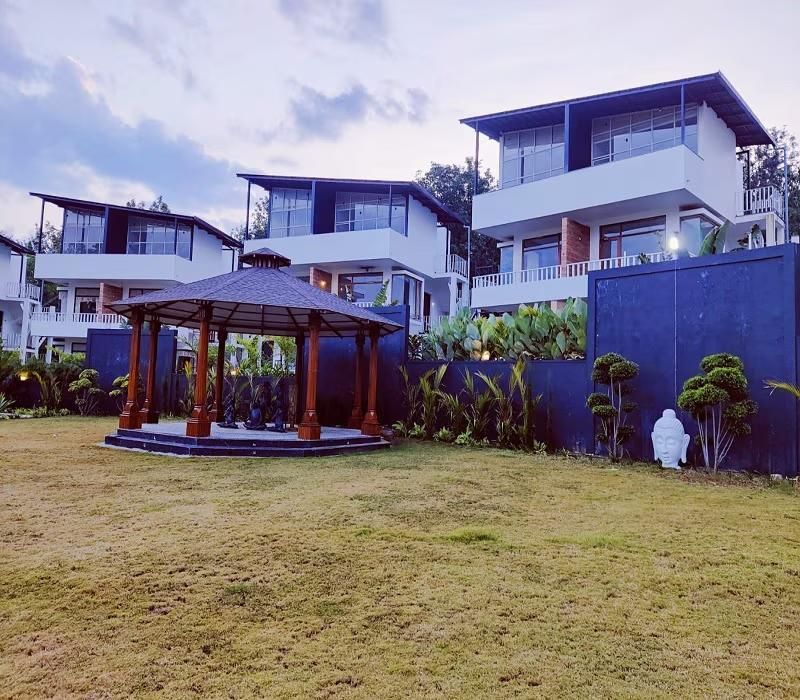 Fintastic Beach Resort