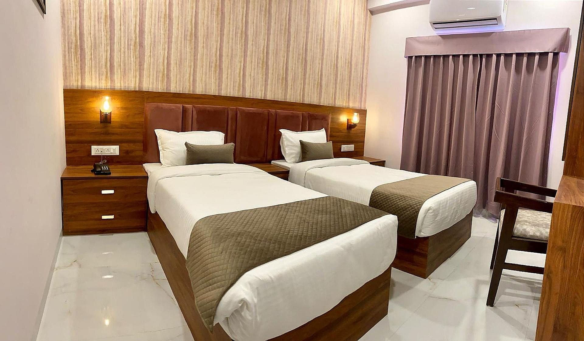 DELUXE DOUBLE OR TWIN ROOM