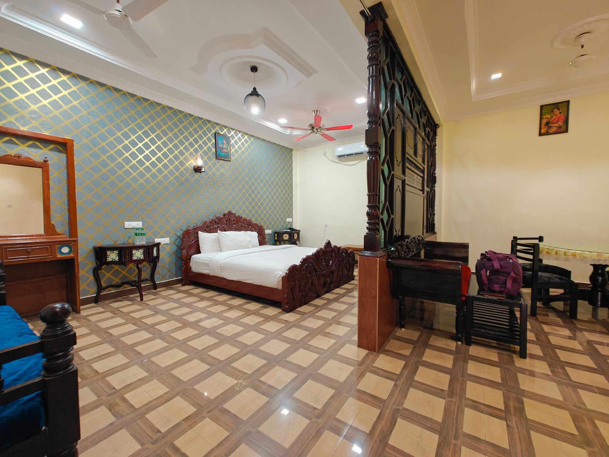 Deluxe Suite