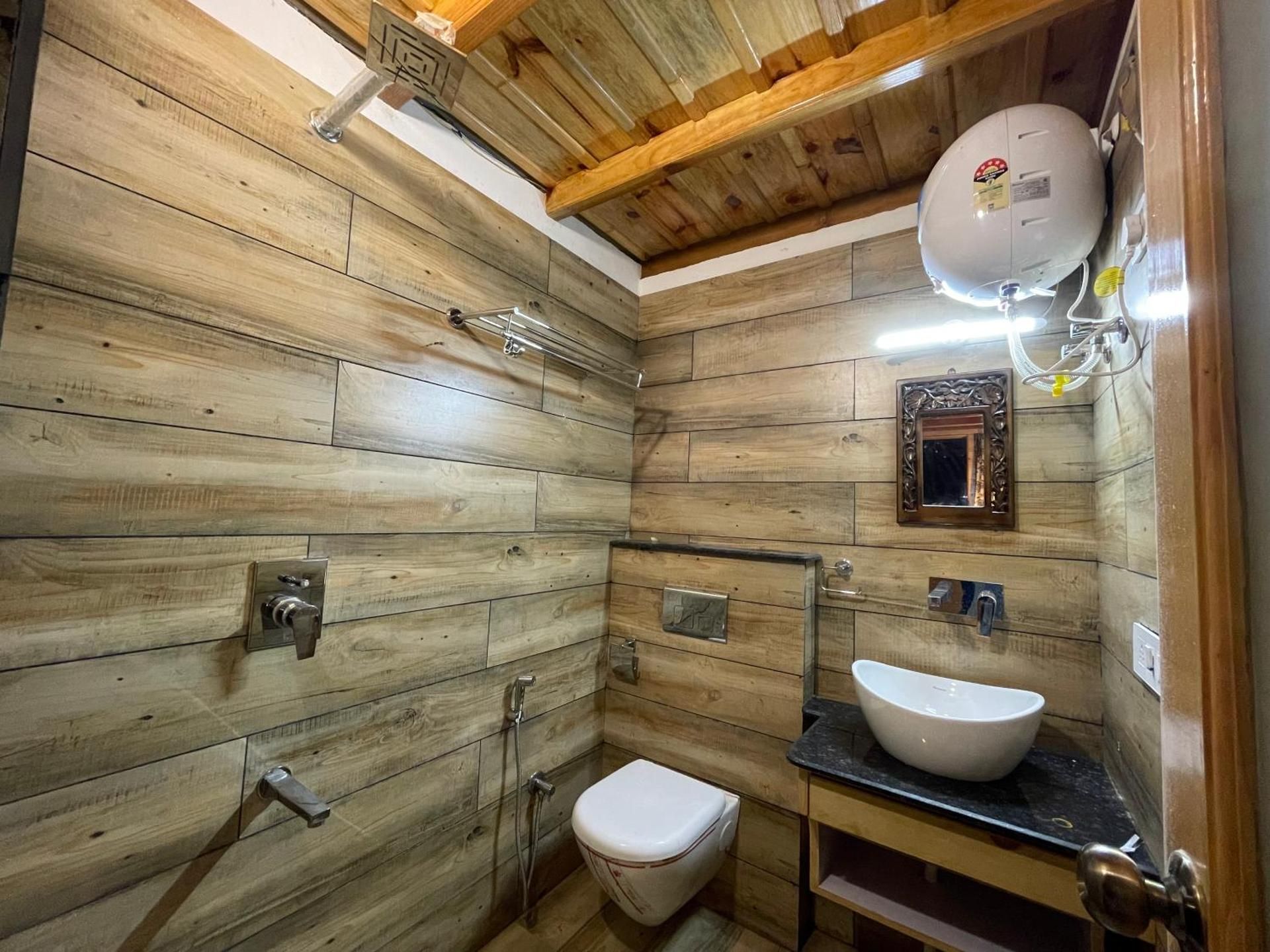 Bagar Trails Attic Room 8