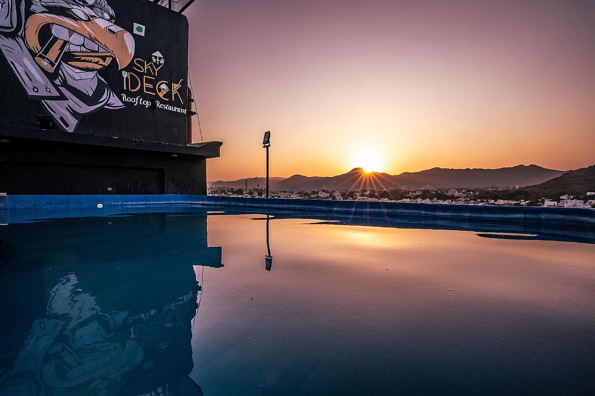 swimming pool