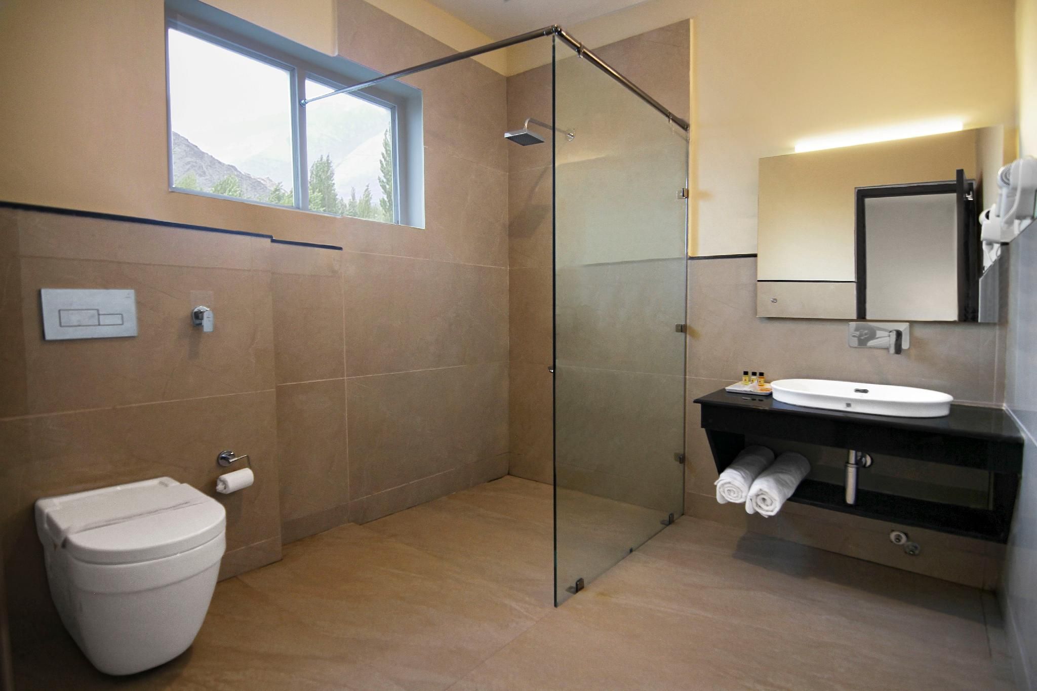 Hotel Kesaar Palace Deluxe Room 3