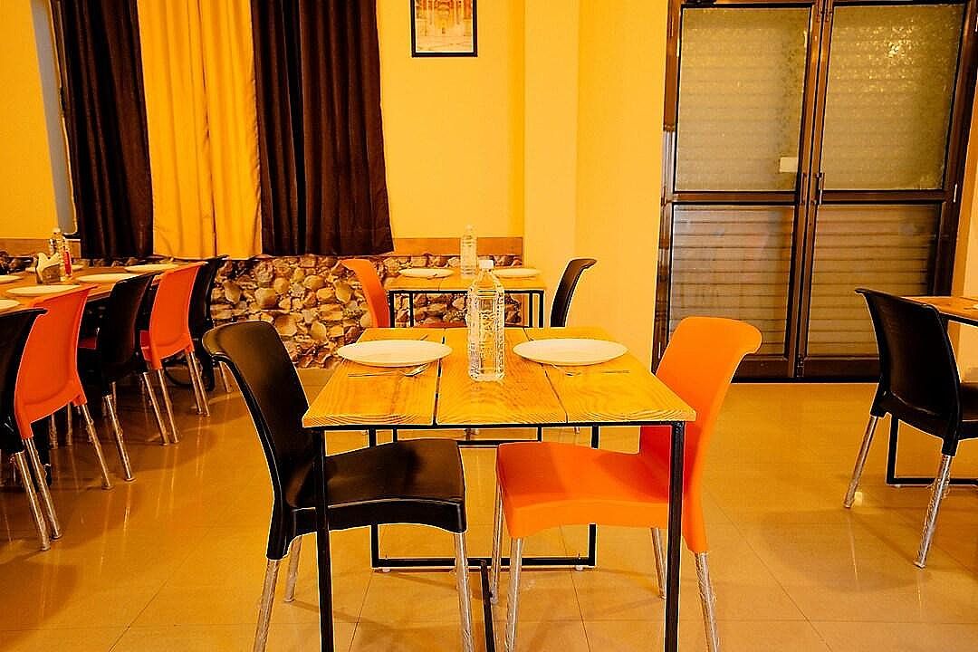 Food & Dining